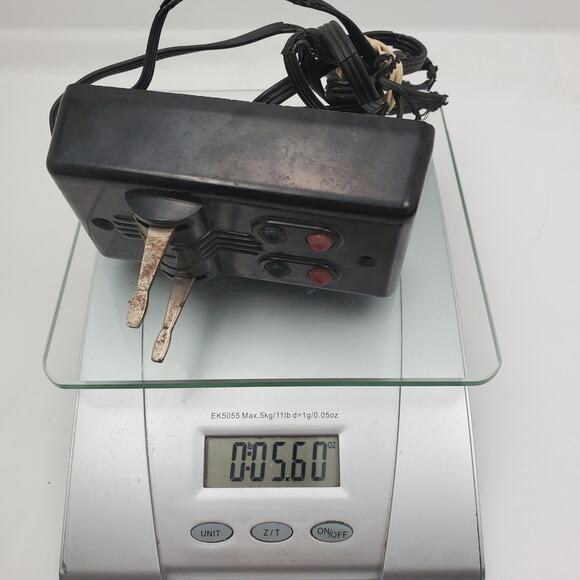 Lionel 1121-100CX Switch Controller Needs Rewiring For Parts or Repair - Picture 6 of 6